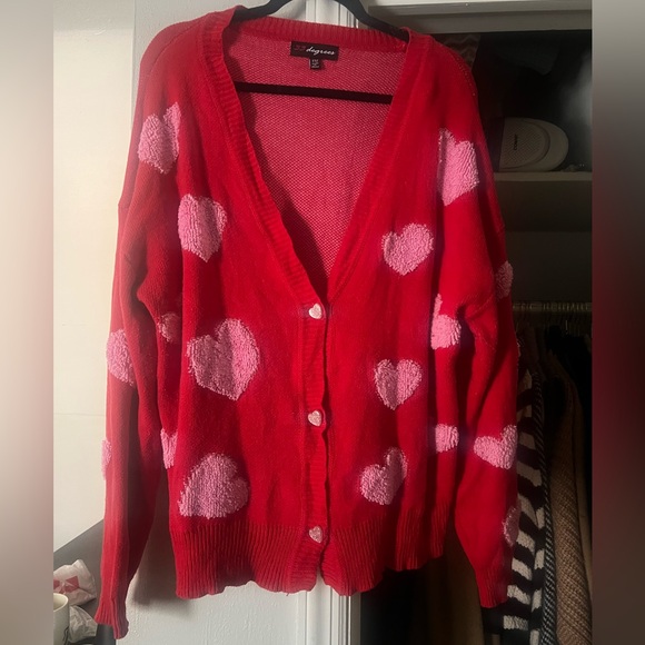 Red Heart Pattern Sweater - Picture 2 of 4